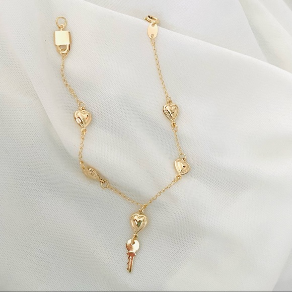 Heart and Key Bracelet - Picture 8 of 10